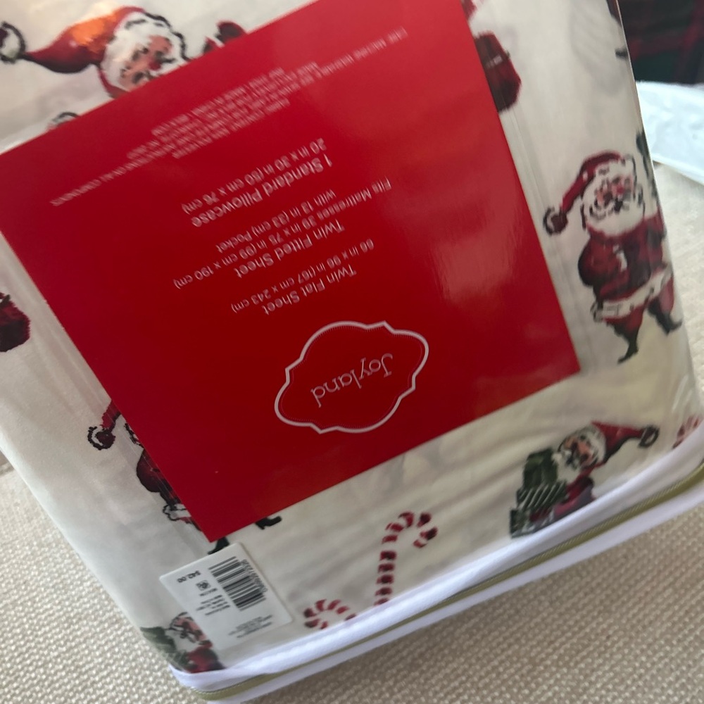 NWT JOYLAND microfiber Christmas Santa 🧑‍🎄 sheet set.